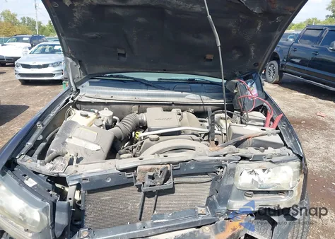 2005 Chevrolet Trailblazer Ls z USA, uszkodzony, nr VIN 1GNDT13S252138573